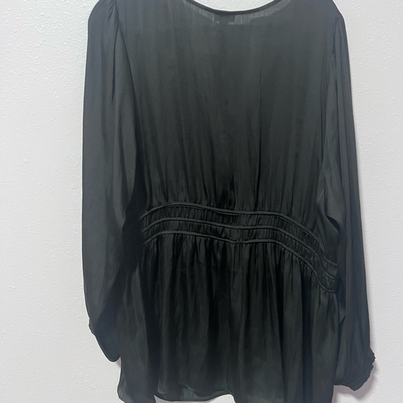 Torrid Black empire waist Smocked Blouson sleeves long Sleeve Blouse 4 - Picture 6 of 6